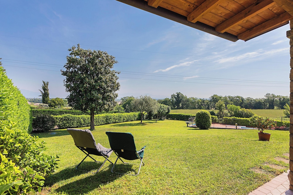 Casa Alba con giardino e patio view 5