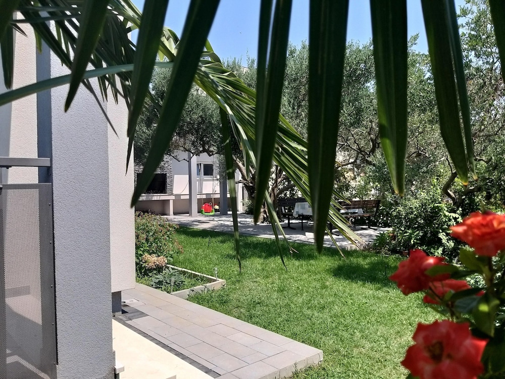 Modern Apartment in Kastel Stafilic With Fenced Garden view 2