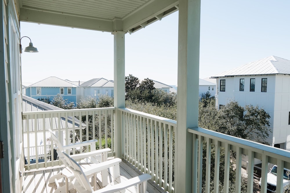 30A Seaclusion by Avantstay Walk to Beach Pool