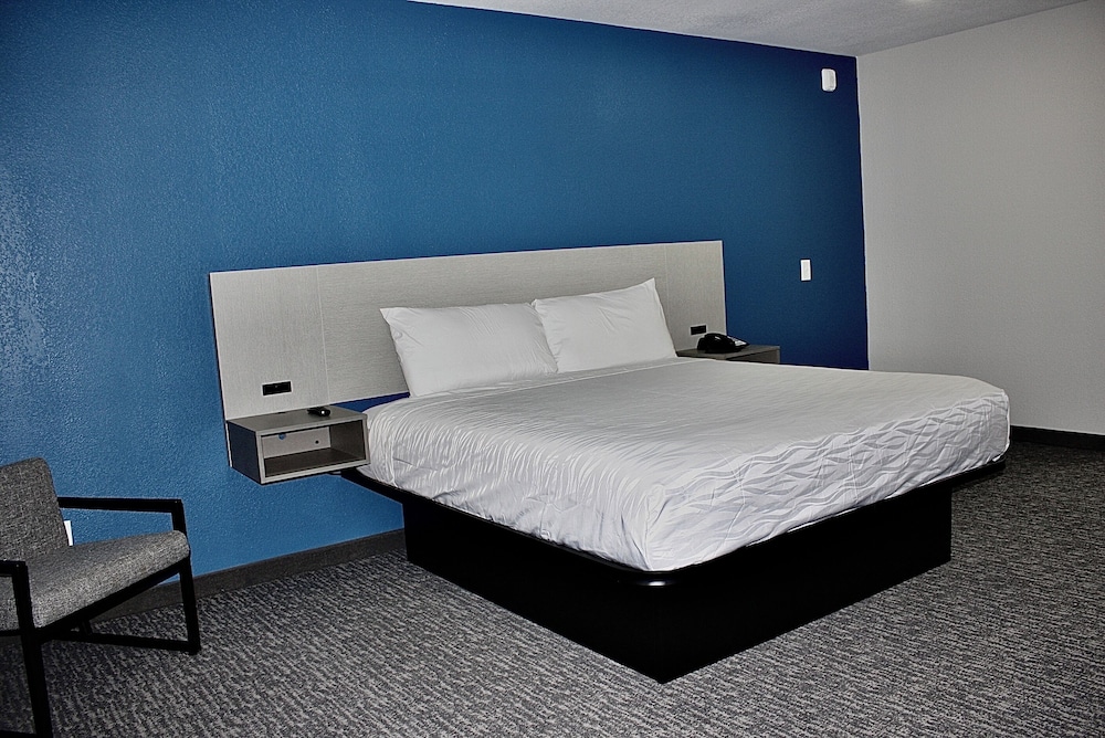 Hummingbird Hotel
