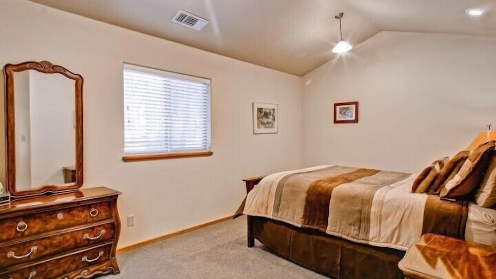 Scenic Wonders Yosemite Summit 5 Bedroom view 5