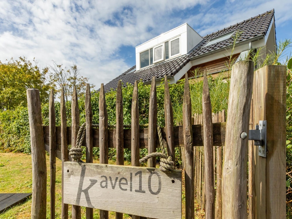 Enjoy Luxury and Comfort in Holiday Villa Kavel 10
