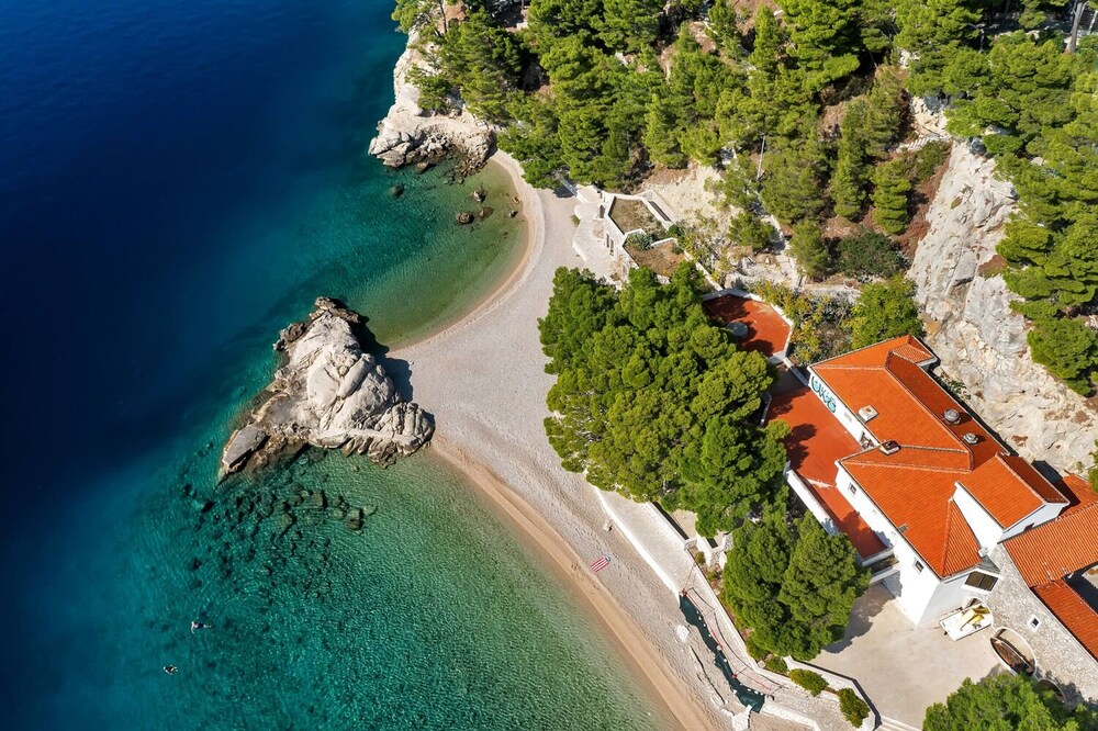 Anka - Amazing Location - Sa13
