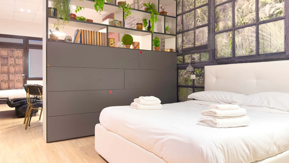 Loft Enrico Modern City pad in Historic Bologna