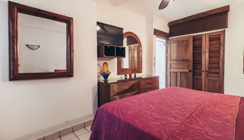 Ocean View 1Br Condo-balcony-beach-pool - 502