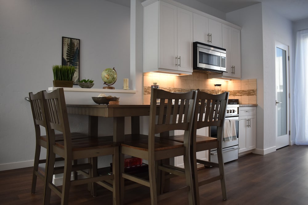 245 San Miguel 2 Bedroom Condo by RedAwning view 5
