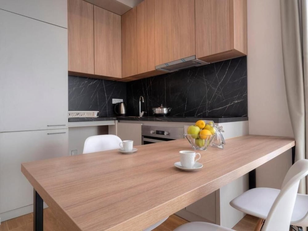 Two bedroom Apartment with sea view Jake view 4