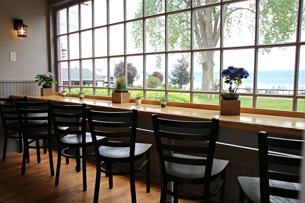 Plum Point Lodge