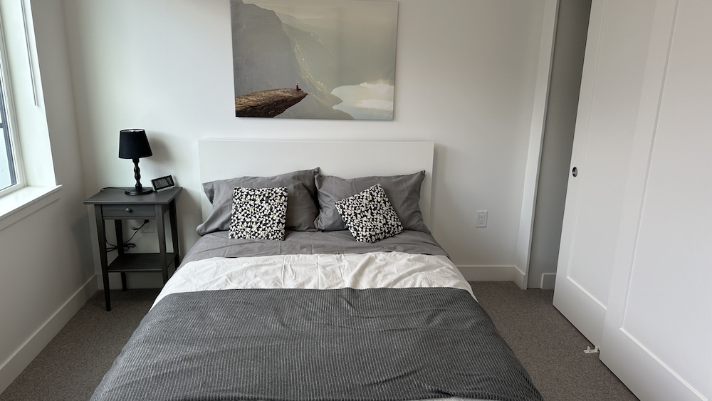 Vancouver Vacations - Ruby Red Cloud Homes Vancouver - Property Image 32