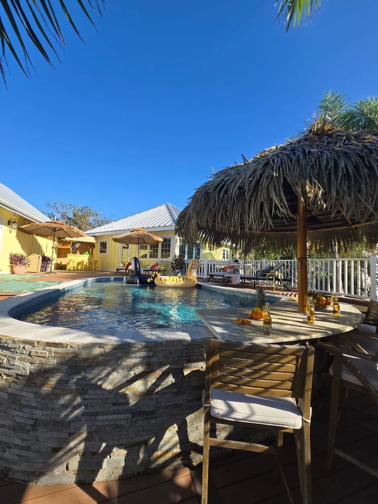 NEW Jungle Paradise Treehouse Suite With Resort Amenities Elevator Access Outdoor Kitchen Lagoon Lazy River Pool RV Hook up