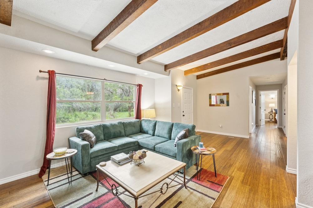 Hill Country Getaway Near San Marcos River 3 Bedroom Home