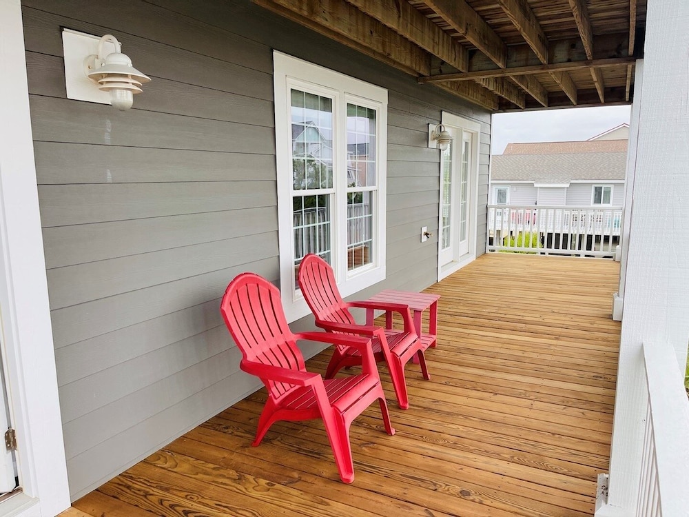 Compass Rose 4 Bedroom Home by RedAwning