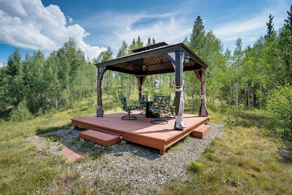 24str-00023 Fairplay Cabin w/ Hot Tub on 4 Acres!