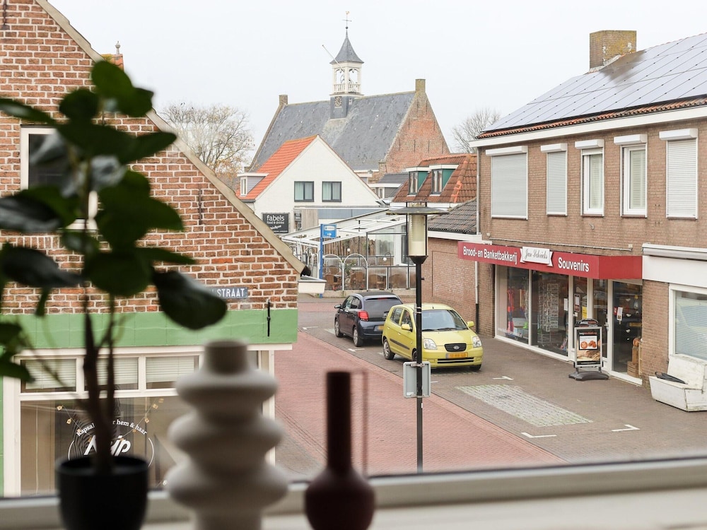 Suite in Vrouwenpolder Near North Sea Beach