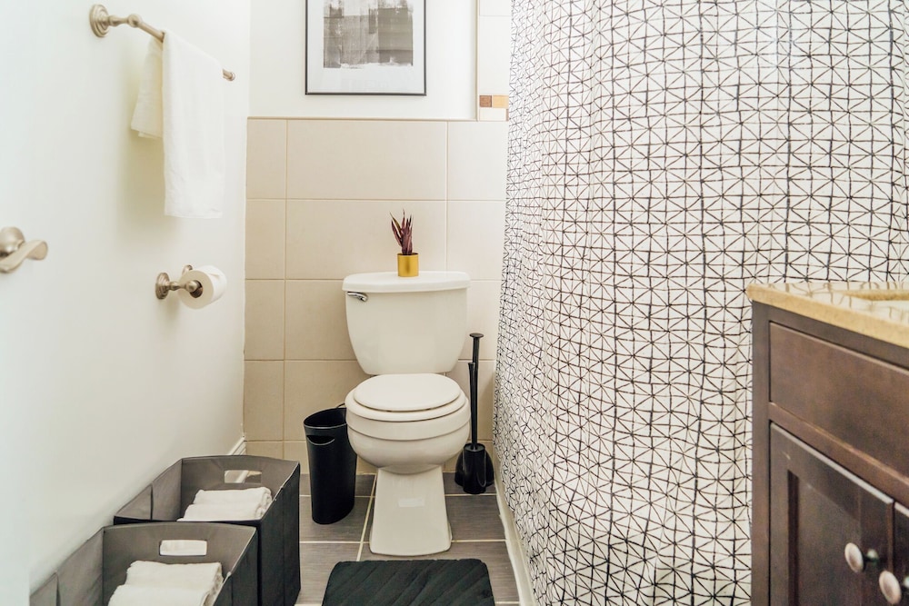 2BR Apt Furnished - Grace 11-1