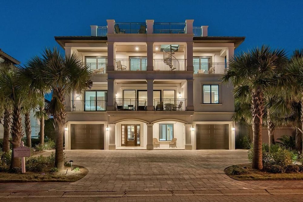 Big House by the Sea 8 Bedroom Holiday Home by Five Star Properties