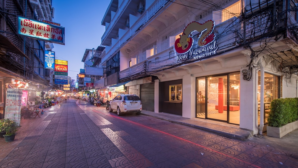 Nornyaowarat Hostel