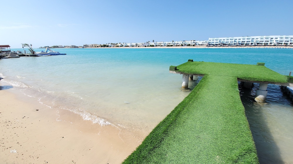 Durrat Al-Arous Villa in Moon Beach