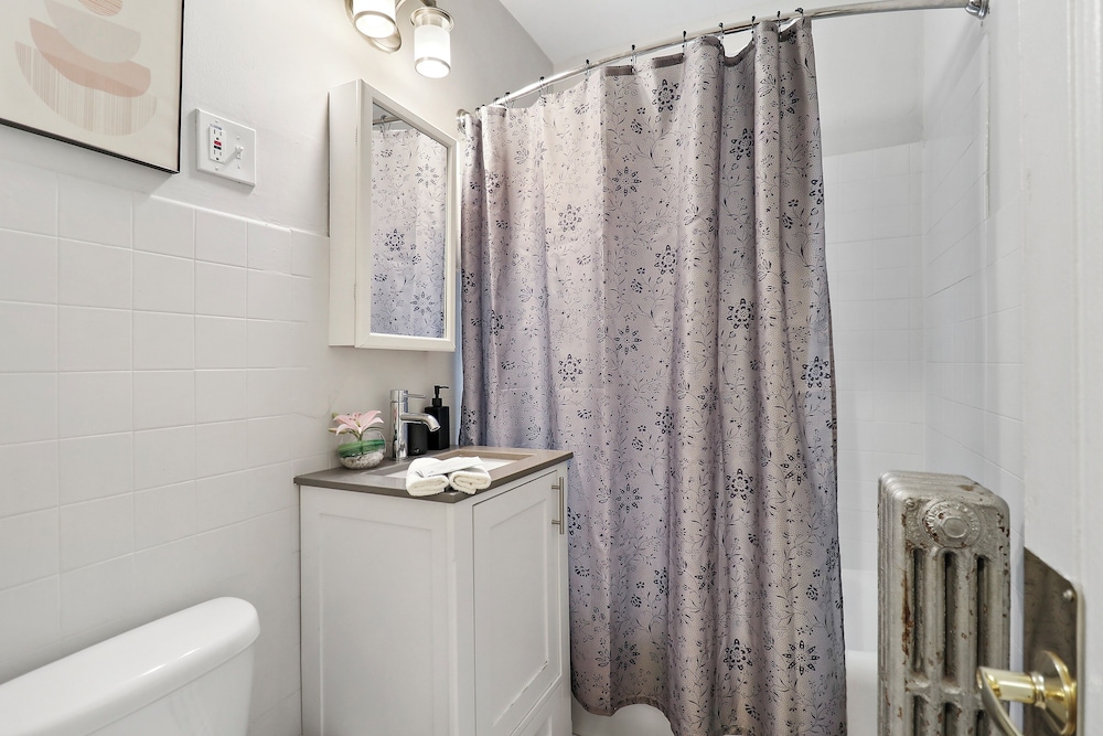 Cozy Charm Studio Apt - Kenwood 205