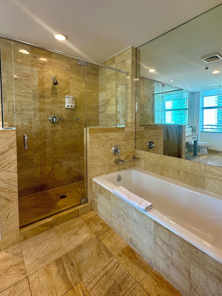 Brickell Sea View 2BR Free Parking by Palermo Home