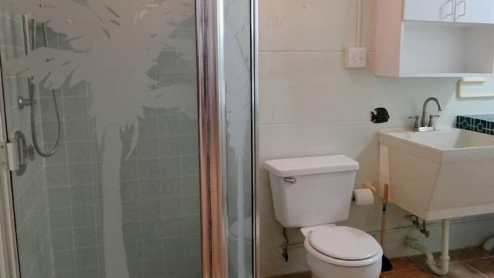 203 22nd St 2 Bedroom Home by RedAwning view 5