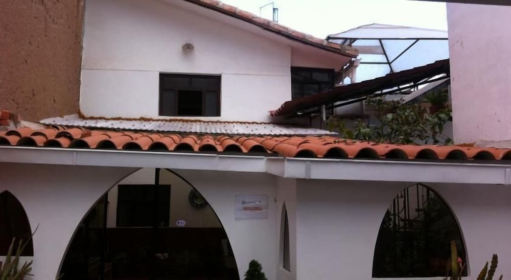 Huayruro Guest House