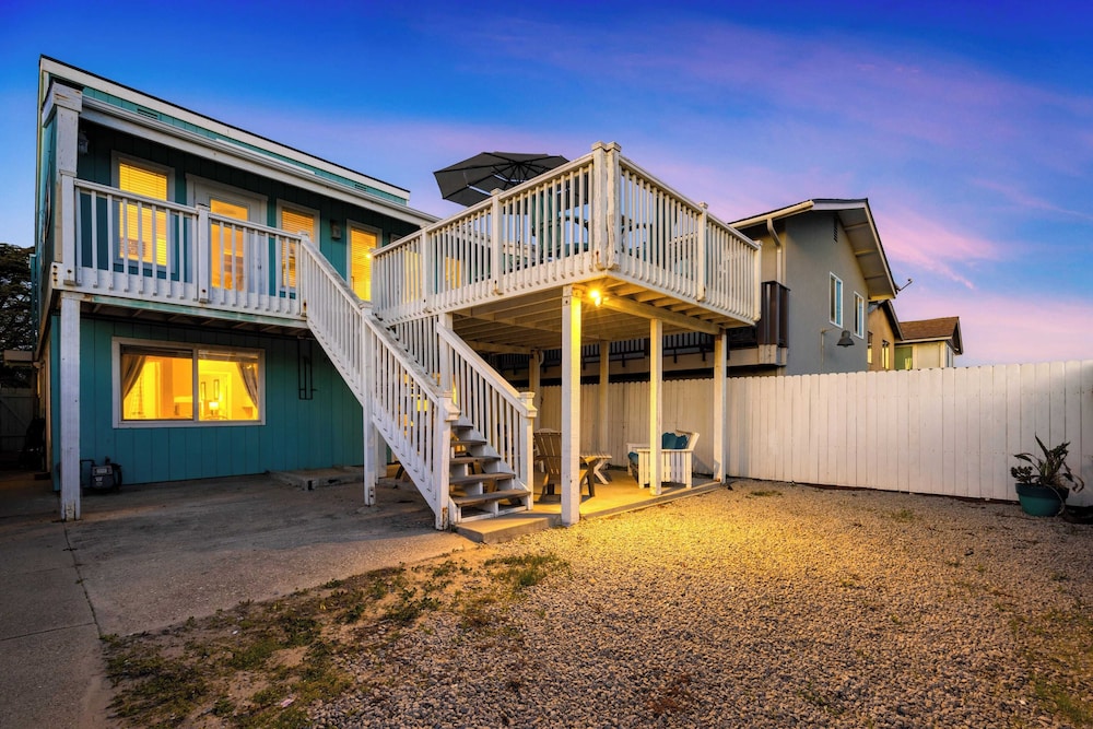 Steps to Beach w/ Patio+deck Foosball Happy Bottom Beach House by Avantstay