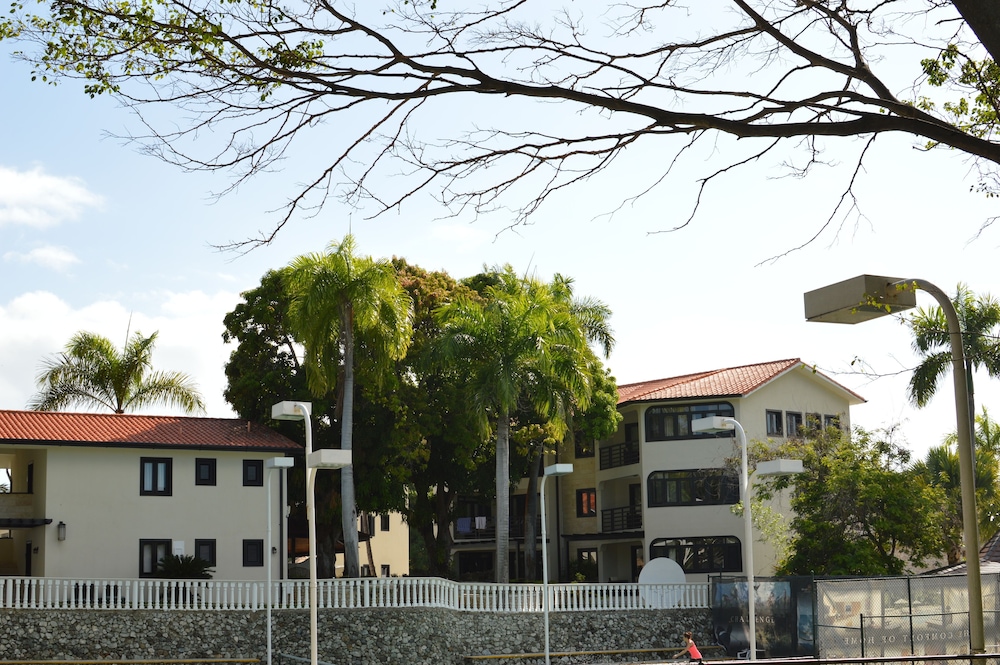 Lifestyle Royal Suites - Property Image 16