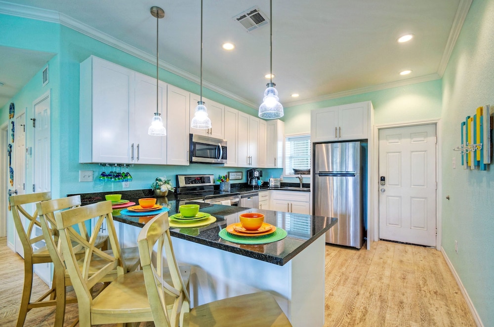 3 Condos in Beachfront Complex w Pool Sleeps 22 Island Retreat 3-unit Buyout
