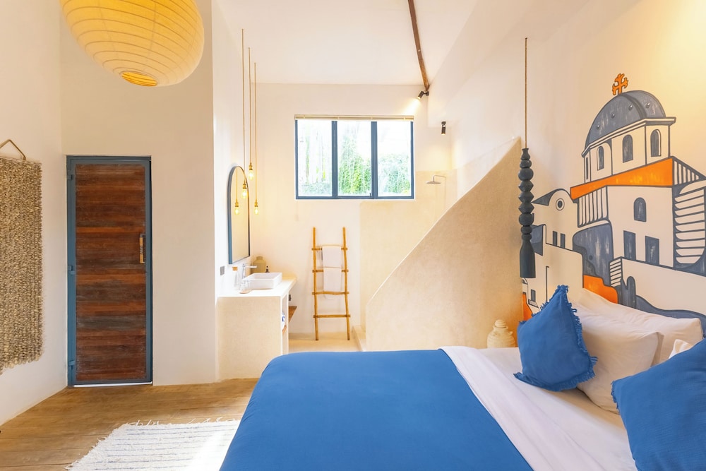 Santorini Suites
