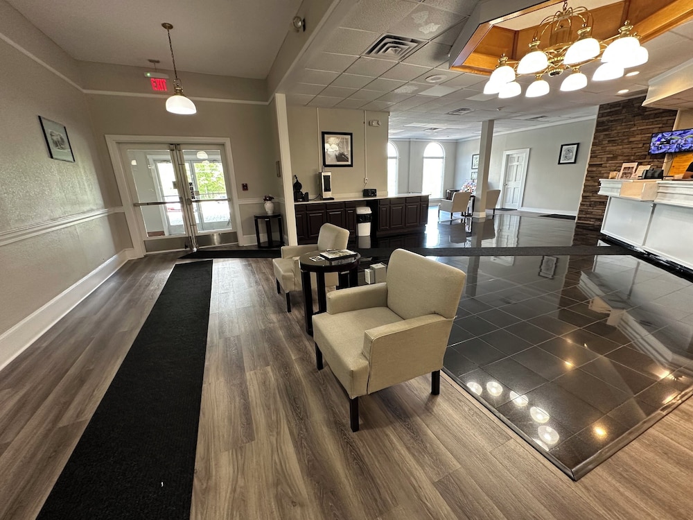 Whaler Inn and Suites
