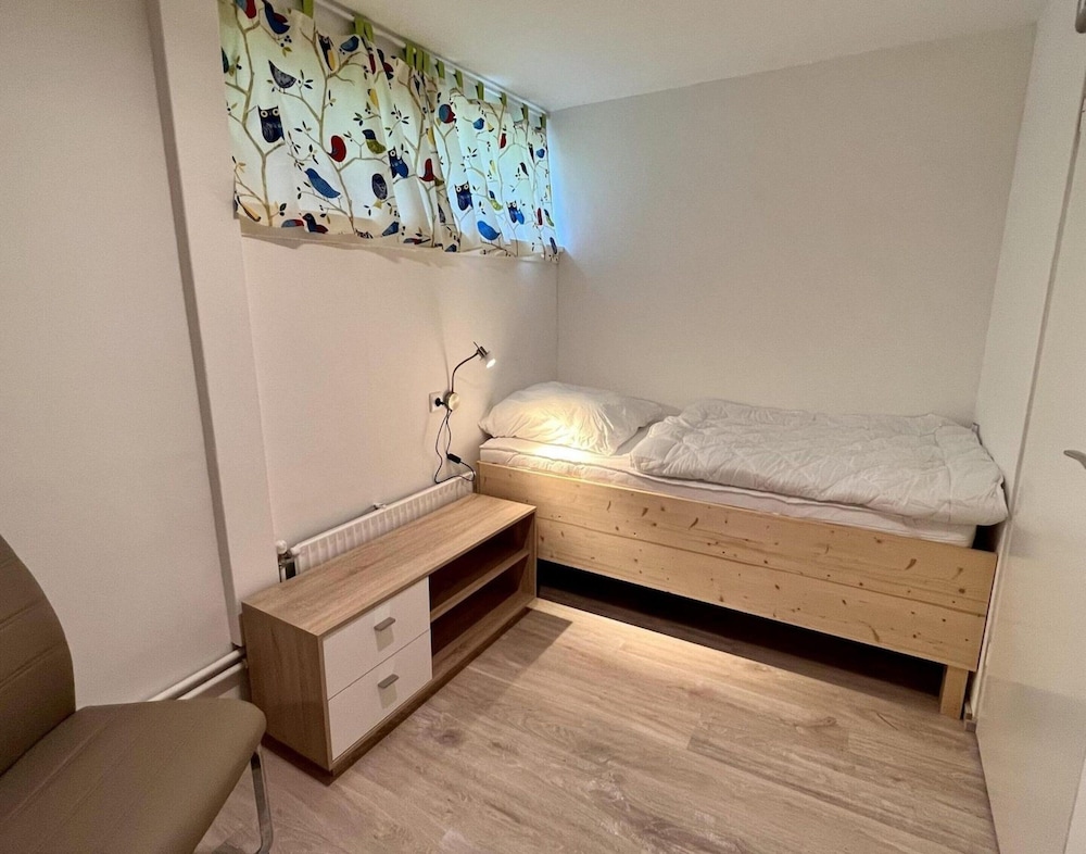 Pet-friendly Bungalow Near Beach