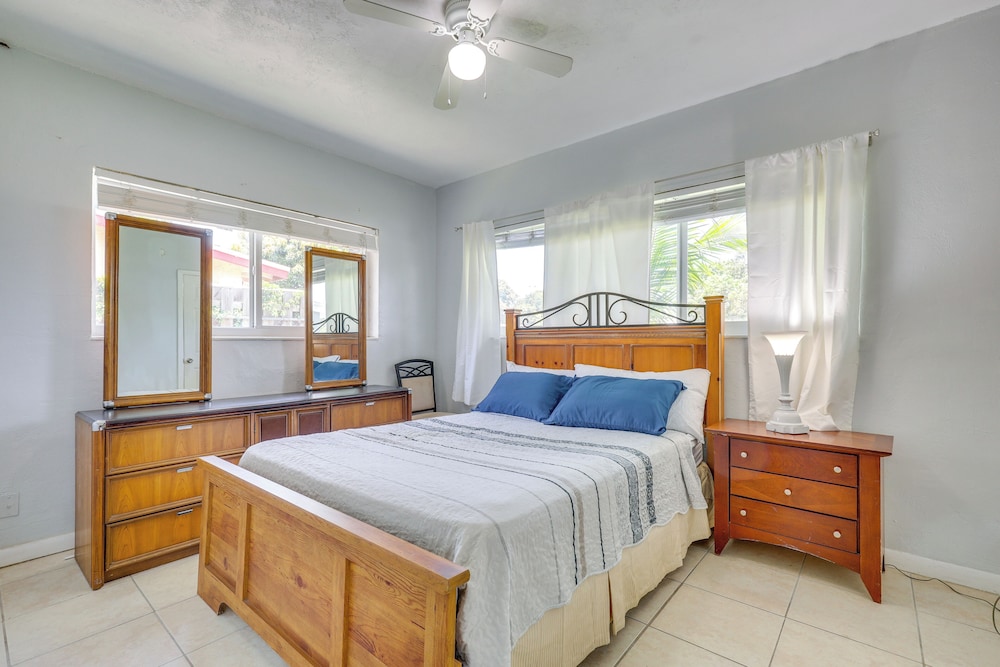 Stay Near Las Olas Beach: Home w/ Fenced Backyard