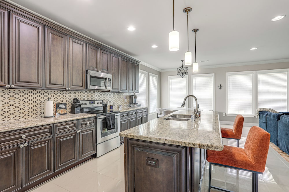 Arabi Home w/ Deck: 7 Mi to Downtown New Orleans!