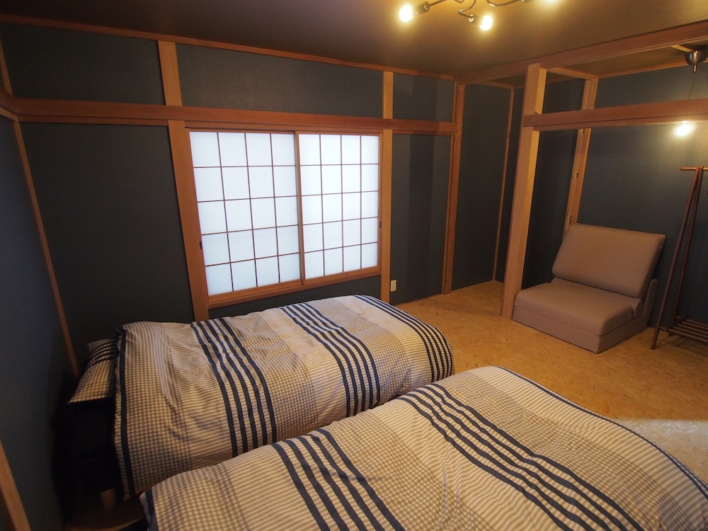Atami Cottage 6 People view 5