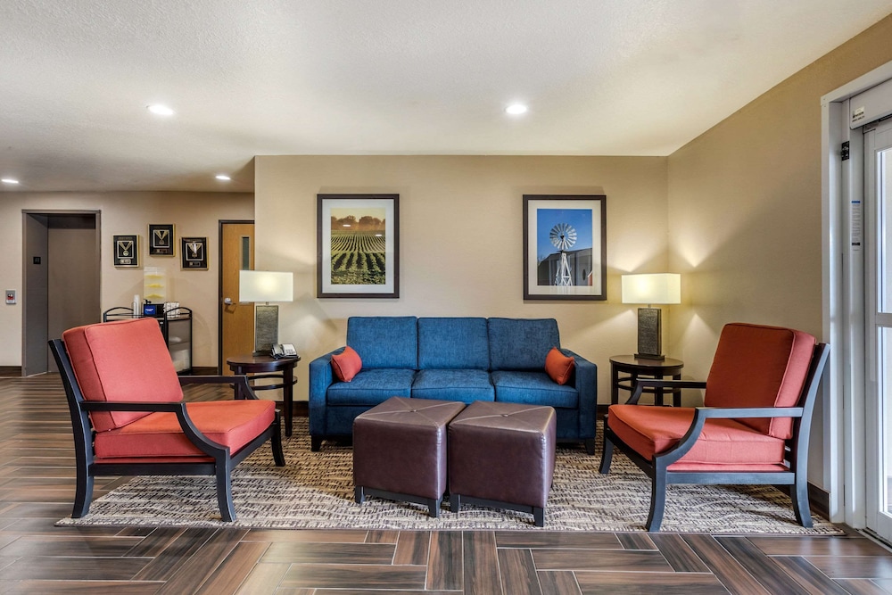 Comfort Inn Story City view 3