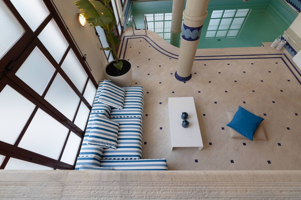 Ma Maison Downtown Villa N 8 Indoor Heated Pool