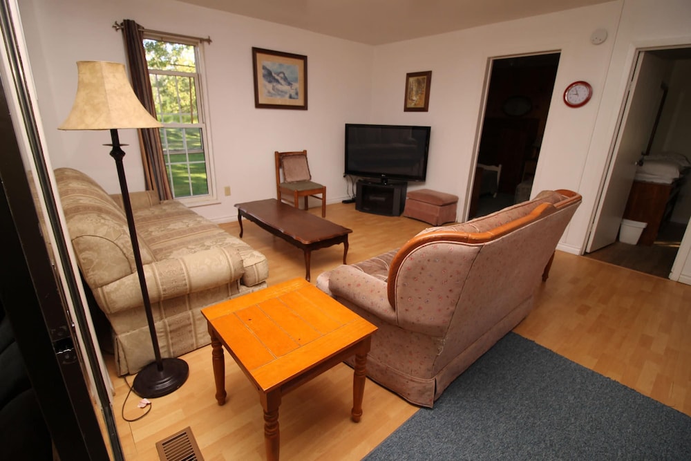 3 Bdrm Country Cottage - Main House - Rosewood Cottages