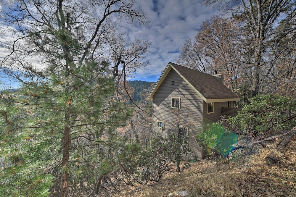 Mountainside Cabin w/ Deck - 16 Miles to Skiing! view 4