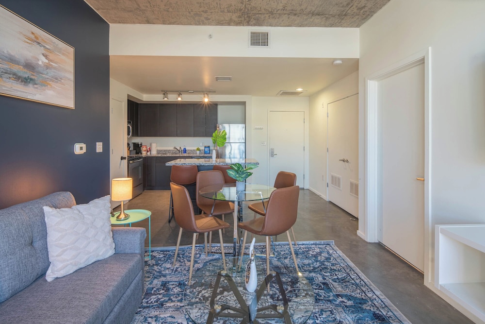 ROVE LIVING/KL - Roosevelt Point