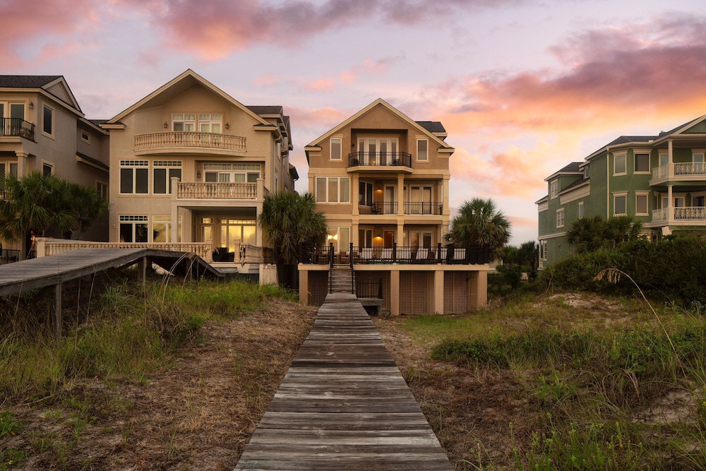 Lido by Avantstay Oceanfront Home w Pool Hot Tub Game Room Gorgeous Views
