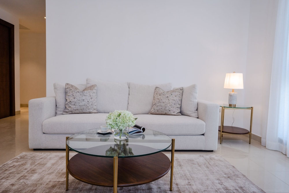 Nasma Luxury Stays - Standpoint Tower A