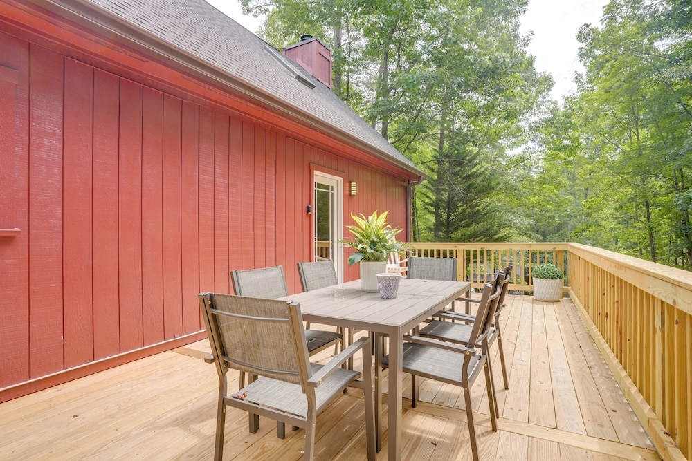 Pet-friendly Lake Monticello Home w/ Perks!