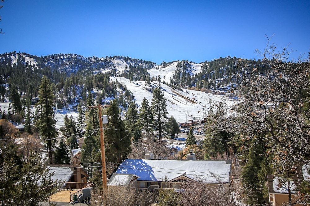 Fenced Somen Cabin within walking distance to the Slopes by RedAwning