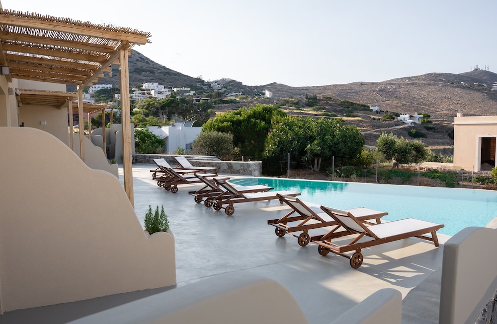 Dipolis Apartments view 3