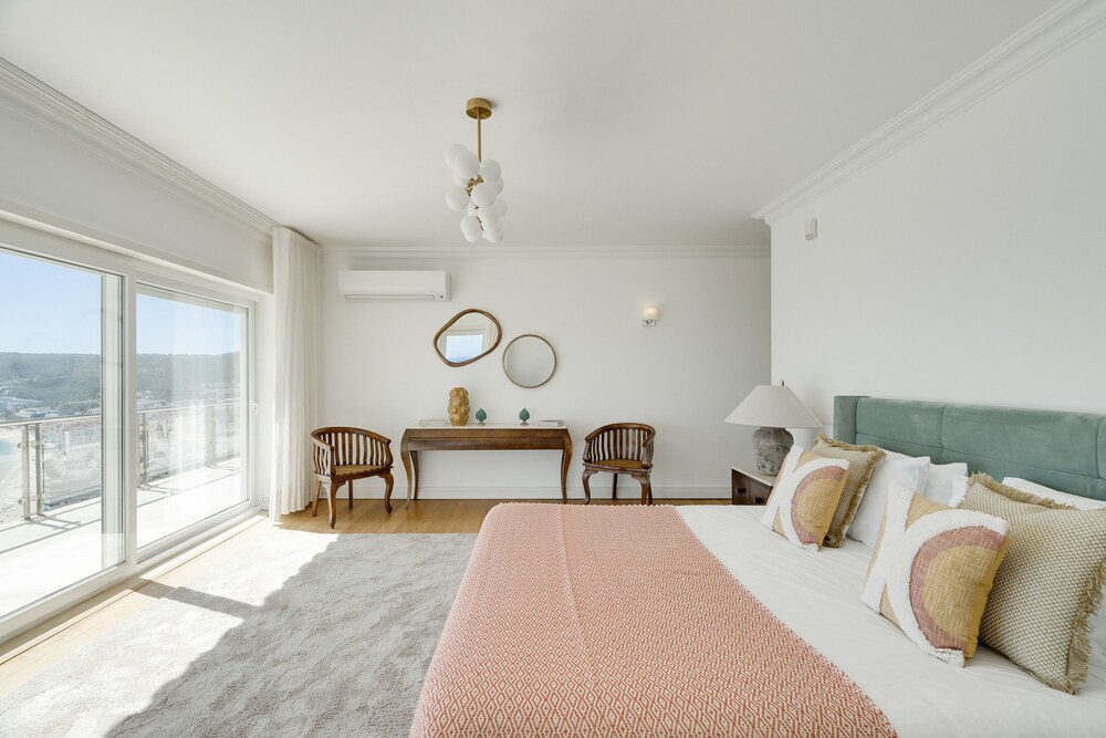 Coastline Arrabida Villa by Cadenzalux