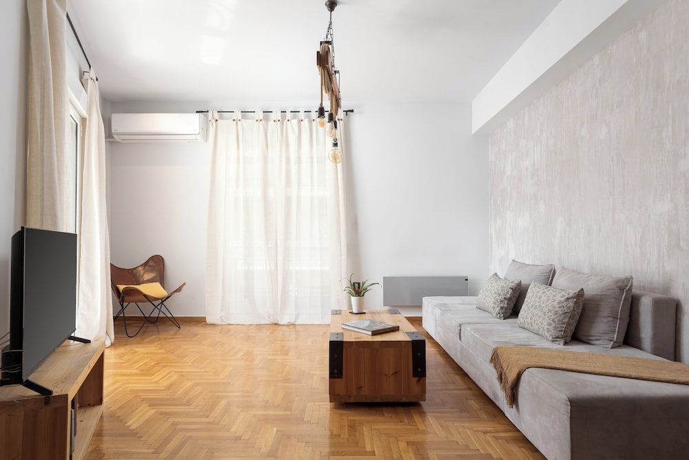 Acropolis Atmospheric Apartment