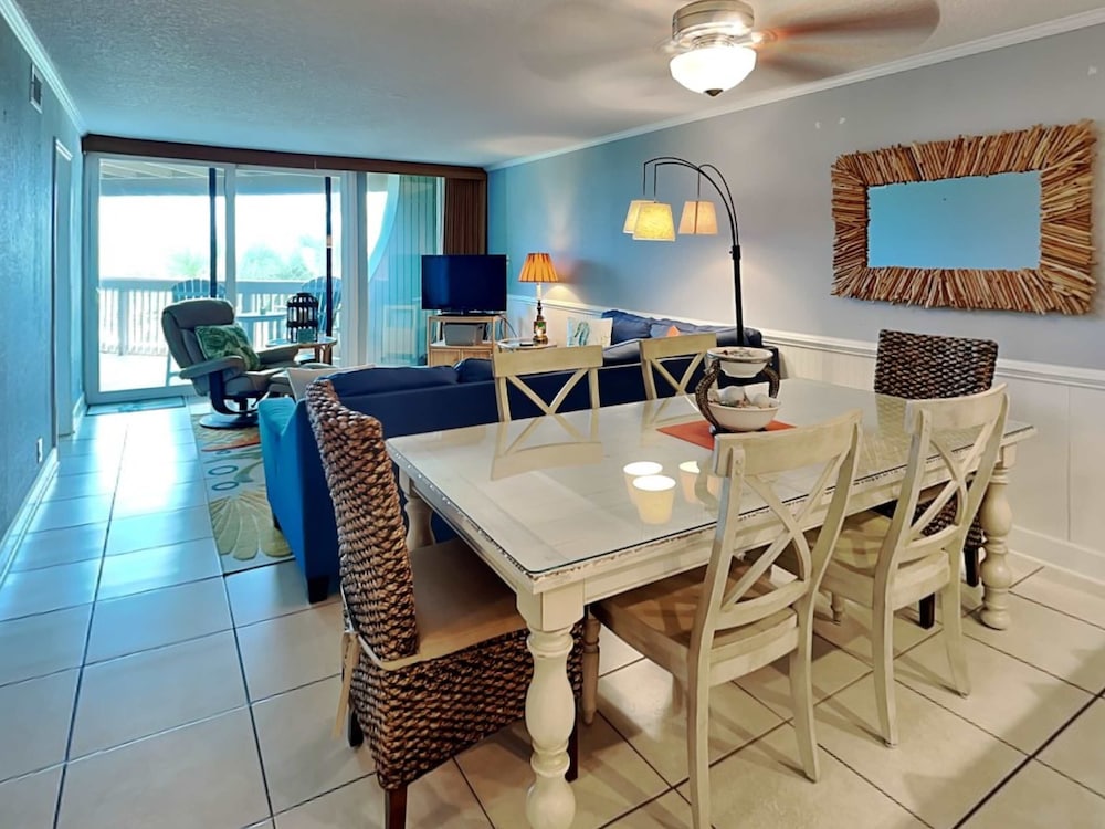 Oceanfront Luxury: 2BR Condo, New Rental