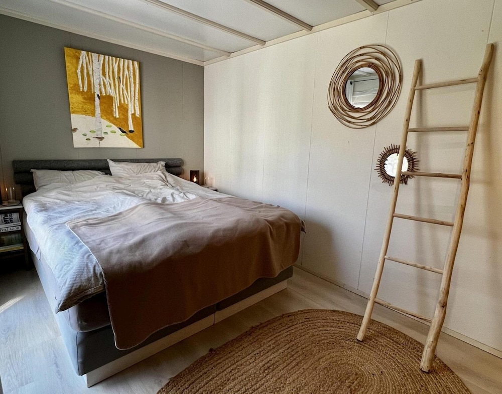 Chalet for Four Guests Near Beach