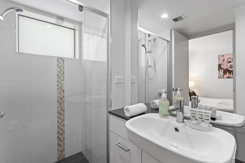 Chic 2-bed Apartment & 5 Minutes Walk to Qpac